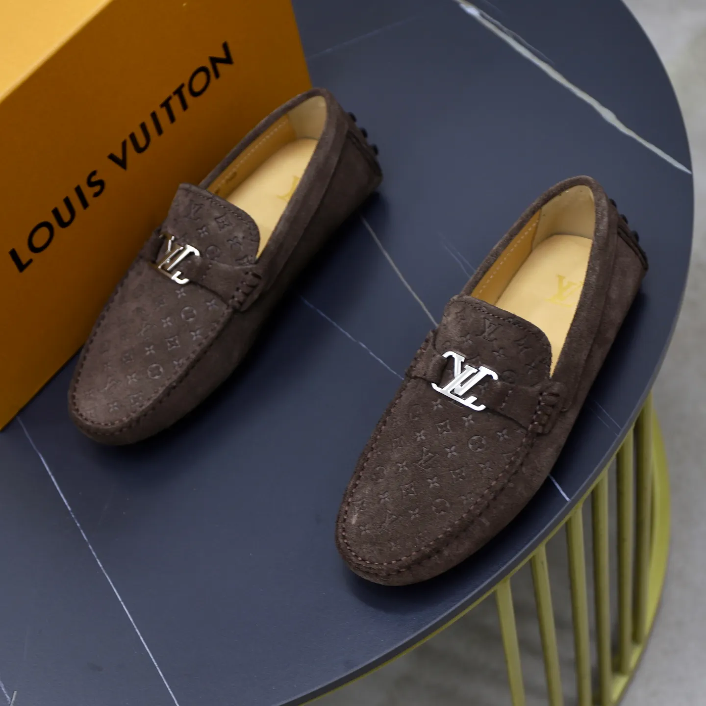 Ex-factory price: 480💰【LV】Louis Vuitton ⚠️High-end men’s driving and pedal series ⚠️38-44 (customized for 45) ⚠️All original cowhide leather! Thick and soft! Made entirely of calfskin lining! The latest non-slip beanie sole! Three-dimensional package technology! Fashionable and classic! Handicrafts! Original high quality! Feel free to compare!